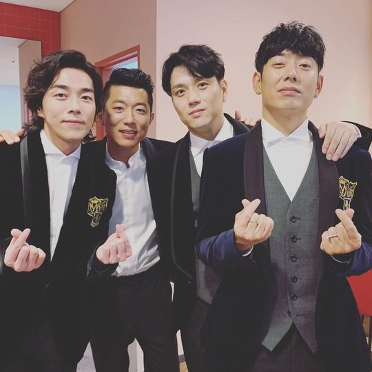 멤버 김형준(오른쪽)은 이날 15kg감량했다. 82kg이었는데 오늘 아침에 67kg이었다라며 방송에 나오기 위해 다이어트도 했음을 전했다. /김형준 인스타그램