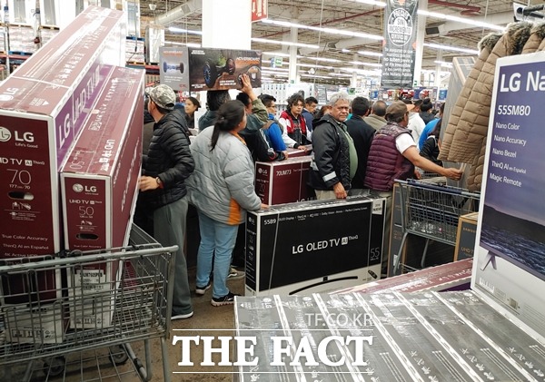 LG전자 올레드 TV가 해외 주요 매체들이 연말을 앞두고 뽑은 올해 최고 TV에 선정되며 글로벌 시장에서 존재감을 드러냈다. /LG전자 제공