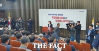  '기울어진 미디어(?)'에 뿔난 한국당…'팩트와 다른 보도 법적조치'