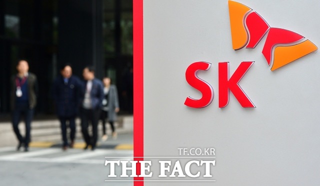 SK이노베이션이 이달 들어 스위스 글렌코어와 전기차 배터리 소재 코발트 3만 톤을 확보하는 계약을 체결하고 중국에 두번째 배터리 공장을 건설하는 계획을 밝히는 등 적극적인 행보를 보이고 있다. /더팩트 DB