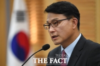  윤상현, 원내대표 경선 출사표 이틀 만에 철회...'초·재선 혁신 의지에 양보'