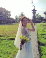  발리서 결혼...전혜빈 '사랑 가득히 지켜봐 주시길'