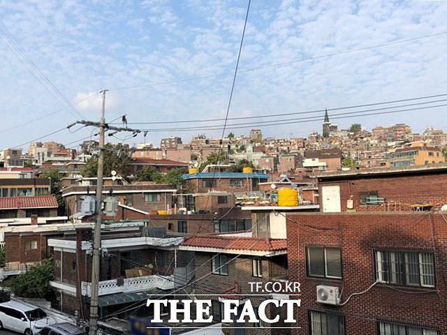 서울 용산 한남3구역 재개발 시공사 선정을 두고 대형 건설사 간의 혈전이 펼쳐지자 국토교통부와 서울시는 최근 조합과 용산구청에 이들 건설사 입찰을 무효화하라고 요구했다. 사진은 한남3구역 전경 /더팩트 DB