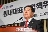 [TF포토] 당선 소감 밝히는 심재철 신임 원내대표