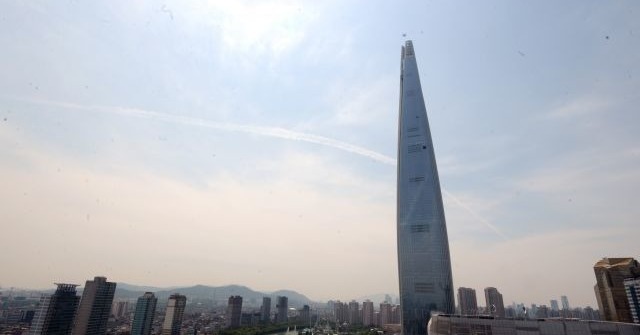 롯데그룹이 2020년 임원 인사를 통해 여성 리더 확대 기조를 이어나갈지 관심이 집중되고 있다. /더팩트 DB