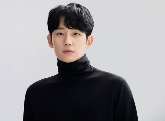 정해인은 시동으로 2019년 한 해를 마무리한다. /FNC엔터테인먼트 제공