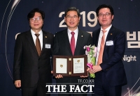 [TF포토] 김학용 의원, 제 20대 국회 의정대상 수상자 선정