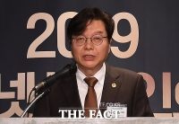 [TF포토] 2019 인터넷신문인의 밤 환영사하는 이근영 회장