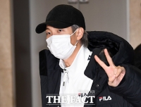 [TF포토] RM, '신나는 출국길~'