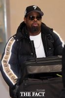 [TF포토] 나단 모리스, '스웨그 넘치는 입국'