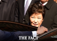  법원, '국정농단' 박근혜 손배책임 또 불인정