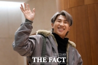 [TF포토] RM, '아미 향한 귀국 인사'