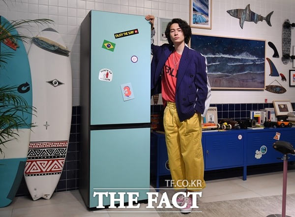 두 개 이상 가전제품을 함께 렌털하는 묶음 렌털이 인기를 끌고 있다. 사진은 삼성전자의 비스포크 냉장고. /이새롬 기자