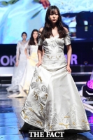 [TF포토] '순백의 백조같이'