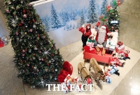 [TF포토] 워커힐에 '진짜' 산타가 왔어요~