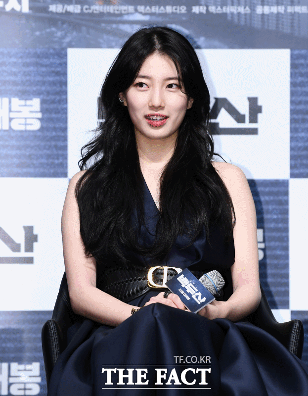 수지는 영화 백두산에서 최지영 역을 맡아 하정우와 부부 호흡을 맞췄다. /이동률 기자