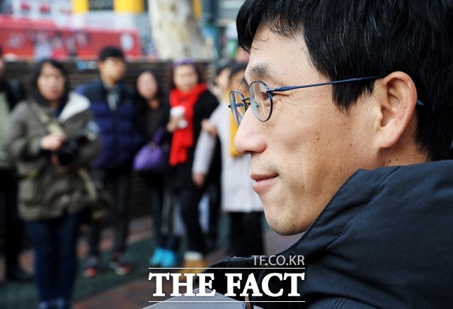 진중권 동양대 교수는 21일 지난 9월 10일 써두었던 사직서를 뒤늦게 공개하며 학교를 그만두는 세 가지 이류를 설명했다. /더팩트 DB