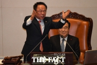 [TF포토] 분노한 이주영 부의장