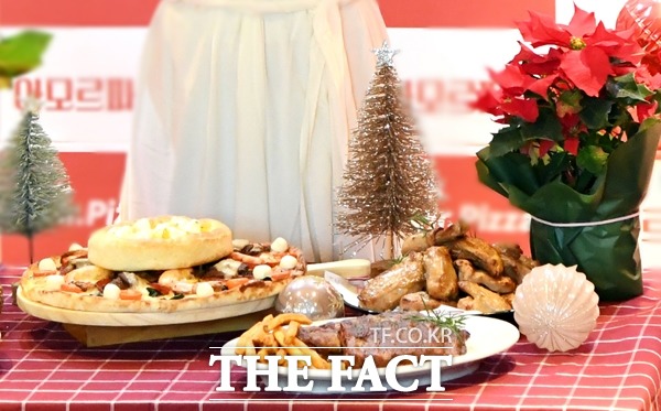 크리스마스 연휴 배달앱을 이용해 음식을 주문하는 고객이 큰 폭으로 증가했다. /이효균 기자