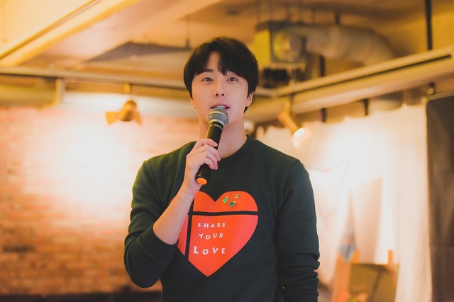 정일우는 지난 15일 일요일 서울 방배동 커피상회에서 2019 정일우와 함께하는 사랑나누기 바자회를 개최하고 수익금 전액 기부했다. /제이원인터내셔널컴퍼니