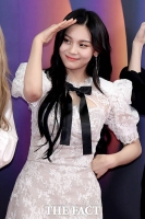 [TF포토] 여자친구 엄지, '리본으로 한층 더 귀엽게~'