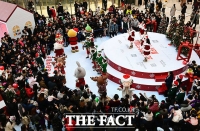 [TF포토] '즐거운 크리스마스 퍼레이드'