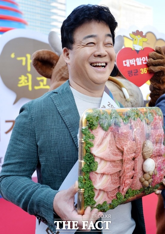 백종원이 SBS 골목식당에 이어 맛남의 광장에서도 활약을 펼치고 있다. /이덕인 기자