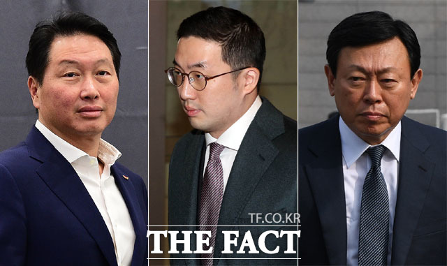 최태원 SK그룹 회장, 구광모 LG그룹 회장, 신동빈 롯데그룹 회장(왼쪽부터)은 올해 엇갈린 행보를 보이면서도 위기 극복과 미래 준비라는 공통된 목표를 달성하기 위해 주력했다. /더팩트 DB