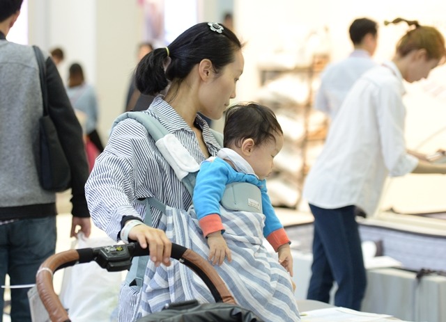 올해부터 7세 이상 자녀만 세액공제를 받을 수 있다. 이전까지 기본공제 대상 20세 이하 자녀는 모두 세액공제를 받았지만 아동수당 도입에 따라 자녀 세액공제 범위가 줄어들었다. /더팩트DB