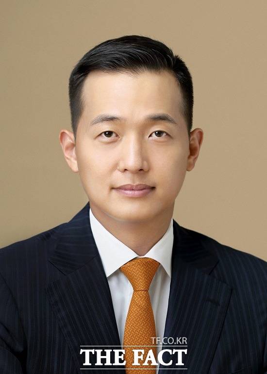 ㈜한화가 2020년 1월 1일자로 전략부문을 신설하기로 결정했다. 전략부문장은 한화솔루션 전략부문장을 맡게 될 김동관 부사장이 겸직한다. /한화 제공