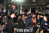  조국 영장 기각...'범죄 소명됐지만 구속할 중대성 없어'(종합)