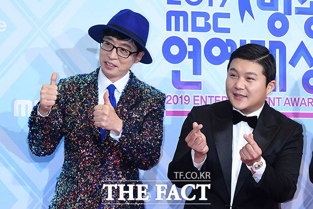 2019 MBC 연예대상에 참석한 트로트가수 유산슬(왼쪽)과 짜사이. /남용희 기자