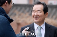 [TF포토] 신중하게 답하는 정세균 국무총리 후보자