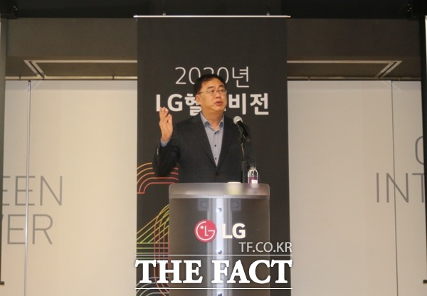 2일 LG헬로비전이 시무식을 열고 새로운 도약을 위한 사업 방향을 공유했다. 사진은 송구영 LG헬로비전 대표의 모습. /LG헬로비전 제공