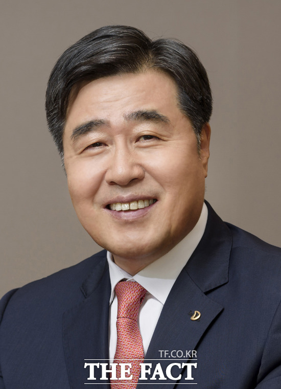 김형 대우건설 사장은 2일 신년사를 통해 역량 강화를 통한 질적 성장과 미래 먹거리에 대한 성과 창출, 시스템 구축을 통한 경영 효율화로 차별화된 경쟁력을 만들자고 강조했다. /대우건설 제공