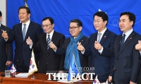 [TF포토] 김병주 예비역 대장, '더불어민주당 사랑합니다!'