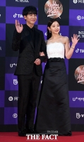 [TF포토] 이승기-박소담, '훈훈한 비주얼 커플'