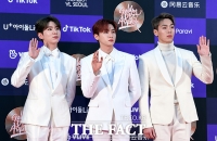 [TF포토] 몬스타엑스, '패션 코드는 올 화이트'