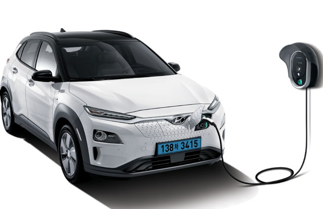 현대자동차가 10.25인치 내비게이션, 공기 청정 모드 등을 갖춘 전기차 2020 코나 일렉트릭을 출시한다. /현대자동차 제공