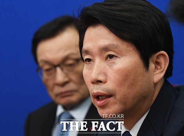 더불어민주당 최고위원회의가 6일 오전 서울 여의도 국회에서 진행된 가운데 이인영 원내대표가 발언을 하고 있다. / 국회=배정한 기자