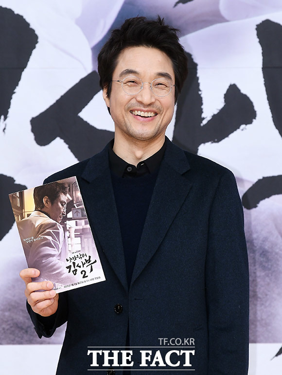 배우 한석규가 6일 오후 서울 양천구 SBS사옥에서 열린 낭만닥터 김사부2 제작발표회에 참석해 포즈를 취하고 있다. /이동률 기자