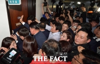  한국당 의원 2명 '패트 벌금 500만원'…의원직 상실 위기