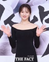 [TF포토] '인형 미모' 뽐내는 이성경