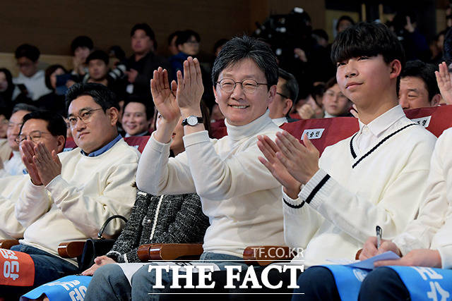 새로운보수당이 보수재건위원회를 꾸리고 본격적인 통합 작업에 나선 가운데 한국당내 유승민 3원칙에 대한 반발이 나오면서 논의가 주춤하는 모양새다. /국회=이선화 기자