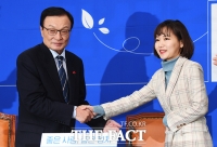 [TF포토] 더불어민주당 인재영입 6호, '홍정민 로스터리 대표'