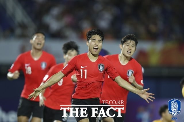 한국 올림픽축구대표팀의 이동준이 9일 중국과 AFC U-23챔피언십 C조 1차전에서 경기 종료 직전 1-0 결승골을 넣은 뒤 감격의 골세리머니를 펼치고 있다./대한축구협회