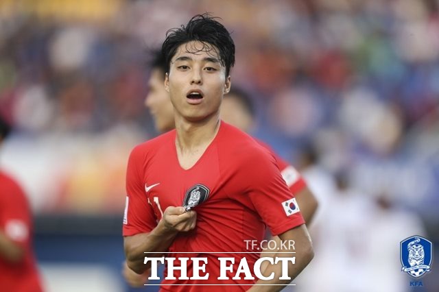 9일 중국전 결승골을 기록한 이동준이 이란전에서도 전반 22분 선제골을 기록한 뒤 골세리머니를 펼치고 있다./대한축구협회 제공