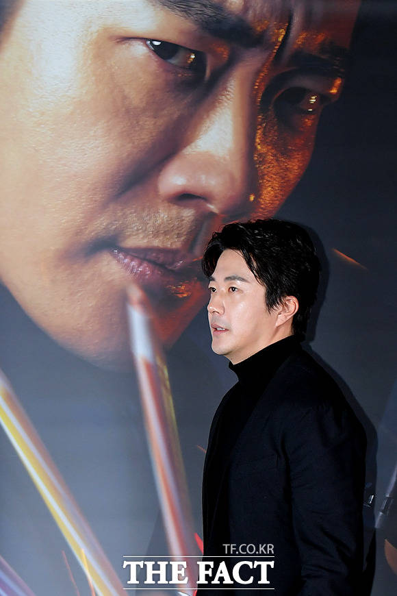 배우 권상우가 14일 오후 서울 광진구 롯데시네마 건대입구점에서 열린 영화 히트맨 언론시사회에 참석해 무대에 오르고 있다 /이선화 기자