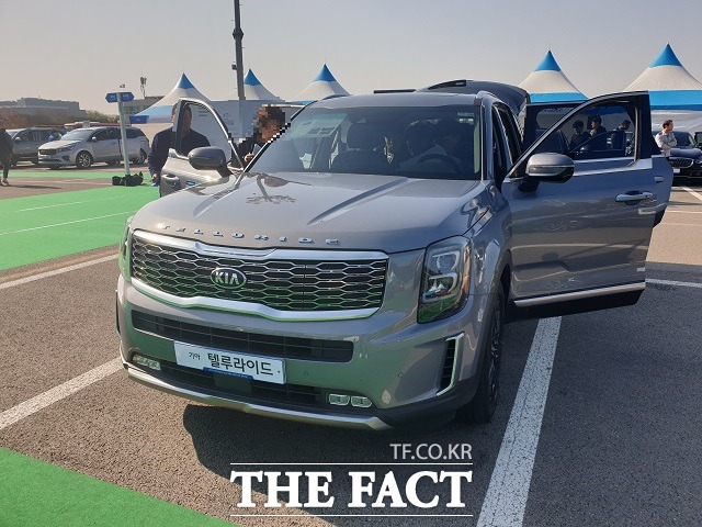 기아자동차의 북미 전용 대형 SUV 텔루라이드가 2020 북미 올해의 차, 모터트렌드의 2020 올해의 SUV, 카앤드라이버의 2020 10베스트 등 북미에서 권위 있는 자동차 상을 동시 석권하며 존재감을 드러냈다. /더팩트 DB