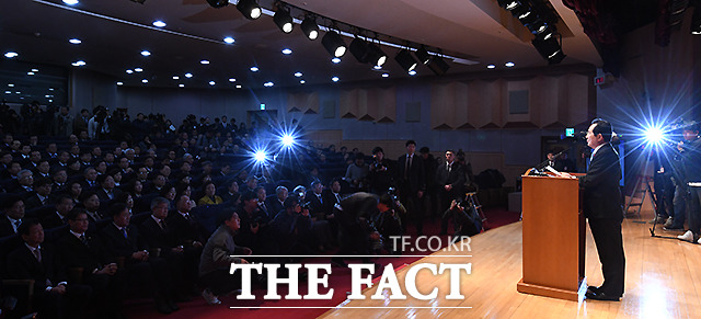 정세균 신임 국무총리가 14일 오후 서울 종로 정부서울청사 별관에서 열린 취임식에서 취임사를 하고 있다. /이새롬 기자